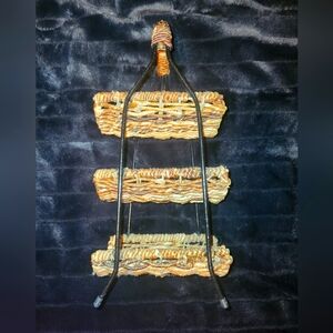 Wine/whiskey holder - Woven wicker wine/whiskey bottle holder